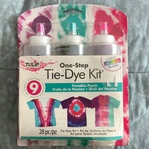 Tie-dye kit